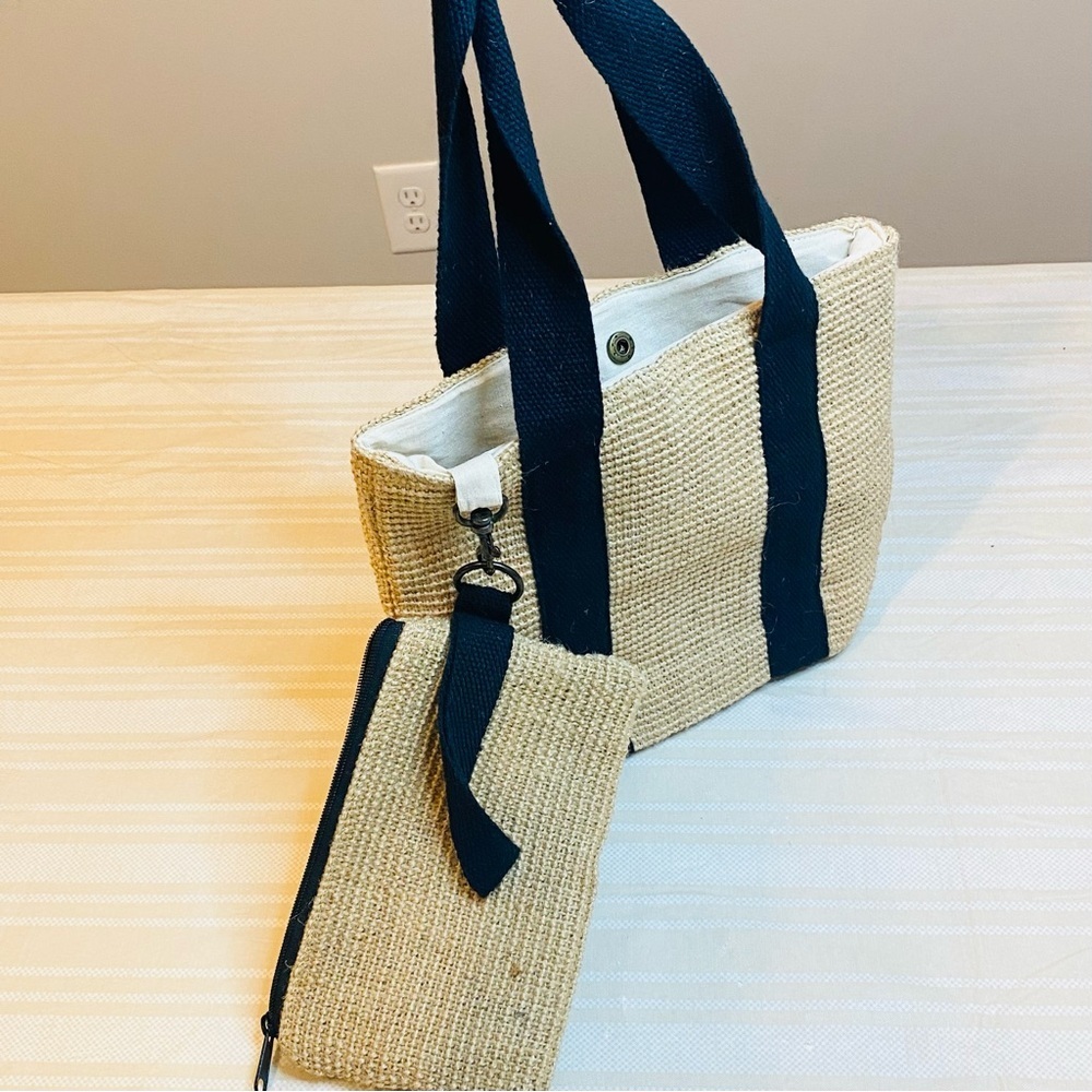 Wacoal Natural Straw Tote with Navy Straps and Pouch